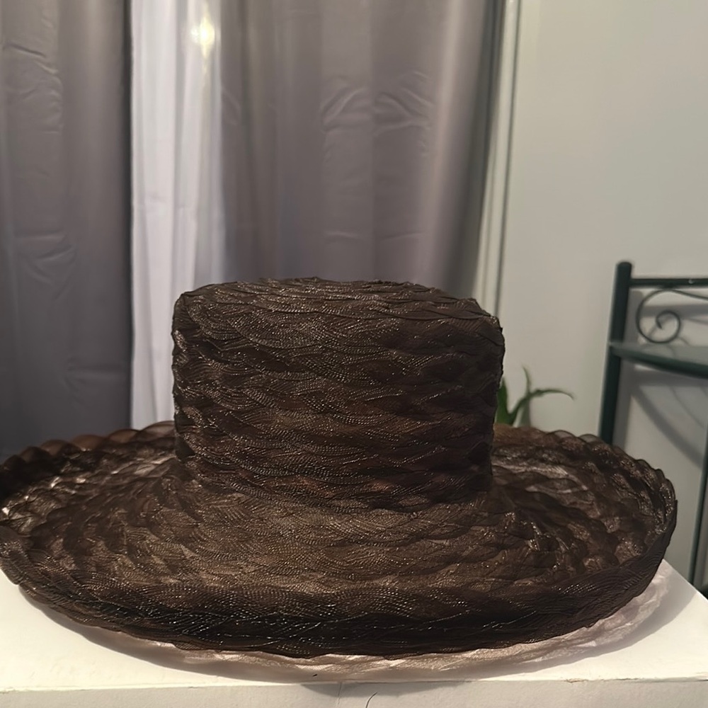 Elegant Brown Woven Hat